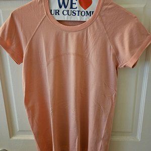 Lululemon swiftly tech short sleeve - Dew Pink size 10